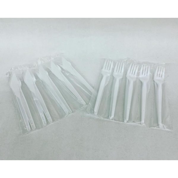 CUCHILLO Y TENEDOR BLANCO ENVASADOS DE A PAR